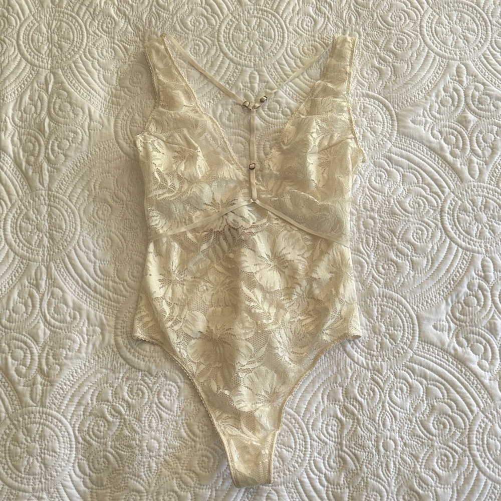 NWT Victoria's Secret lace bodysuit